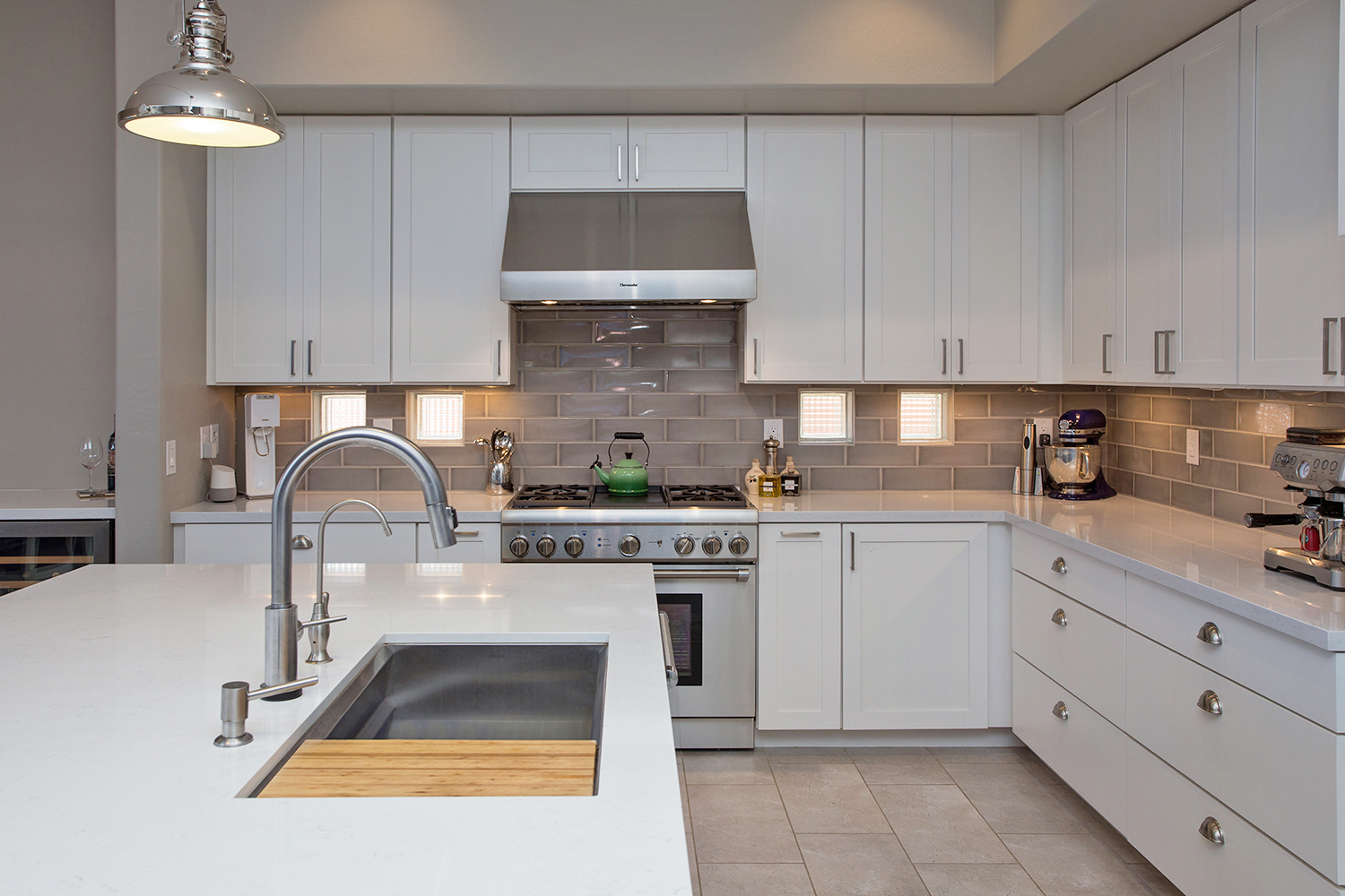 Phoenix Design Build Contractor with design team for custom home remodel | Phoenix, AZ